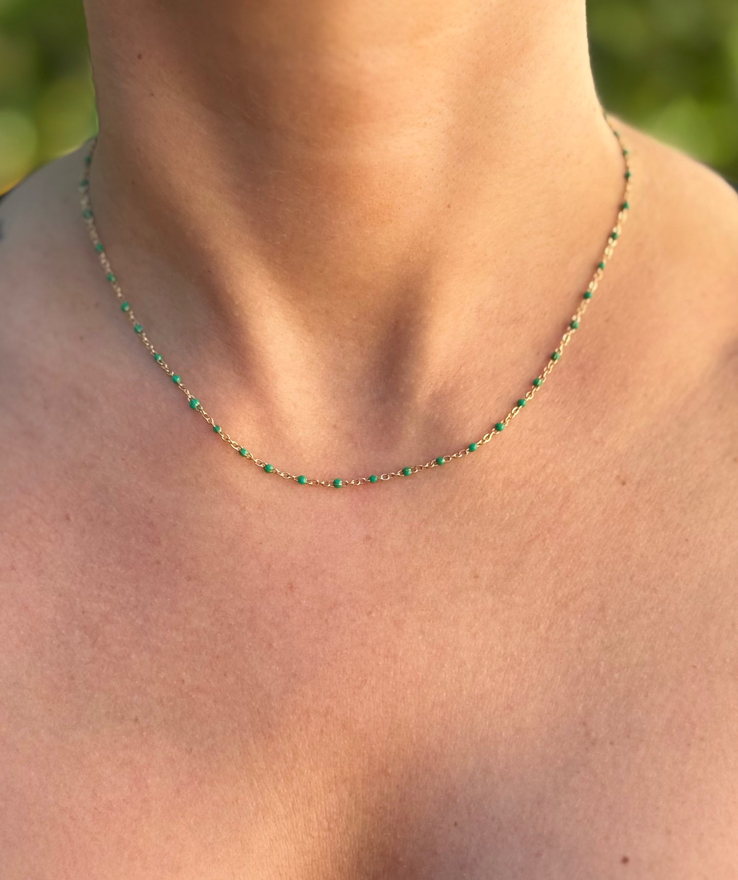 Collier émaillé P vert