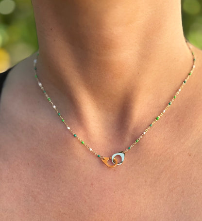 Collier menottes P vert et blanc